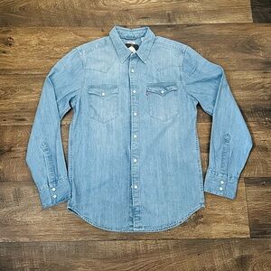 NWT Levi’s Barstow Denim Western Shirt